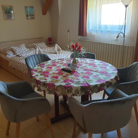 Vecsey Apartman Daire Eğri Dış mekan fotoğraf